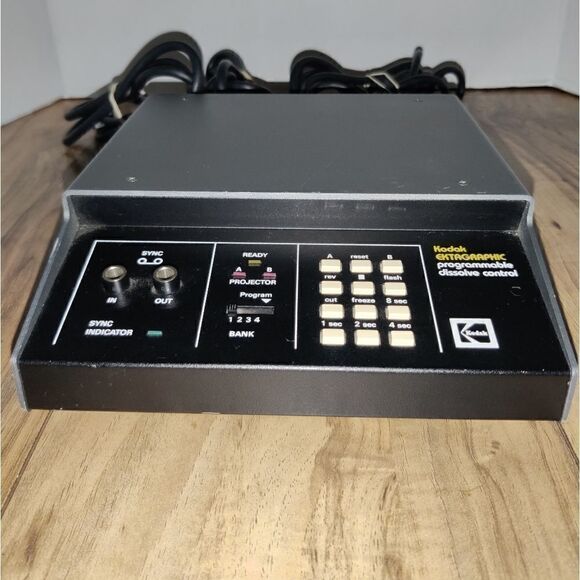 Kodak Ektagraphic programmable dissolve control for two Kodak slide projectors. - Picture 6 of 9